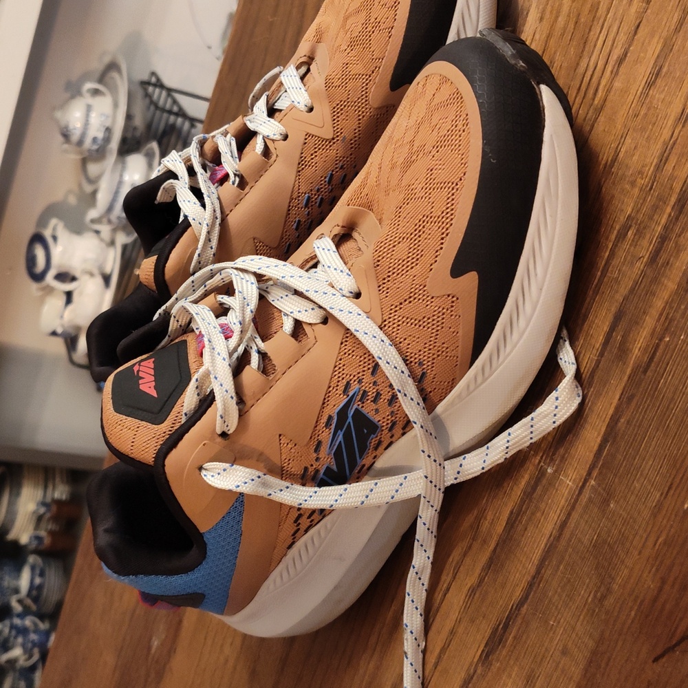 Avia Storm men's size 8 running shoes-like new!